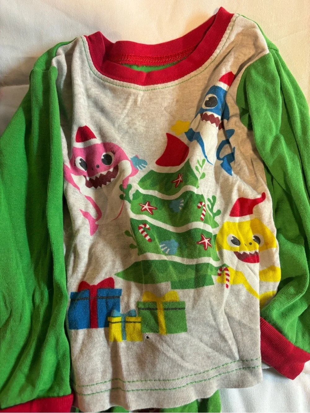 Kids Holiday Navy & Red Pajama Set - Festive Sleepwear baby shark set of 3. 2T